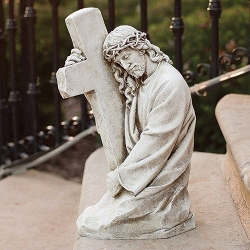 Garden Figurine-Jesus Holding Cross (17.75")