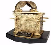 Span-Sculpture-Moments Of Faith: Ark Of The Covenant (#20226) (14 x 12 x 10 1/2)